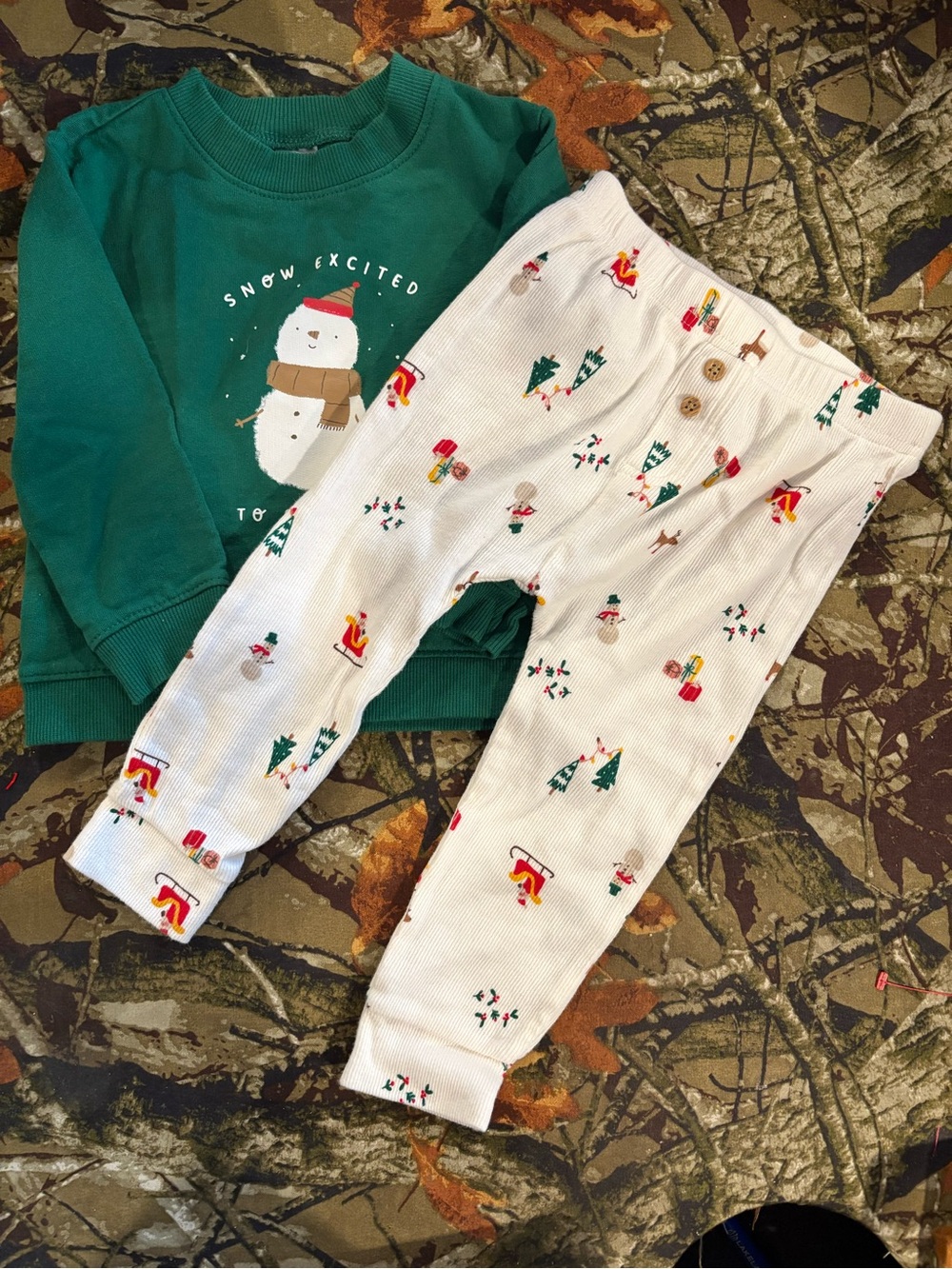 Carter's White Holiday Print Ribbed Leggings with Green Accents